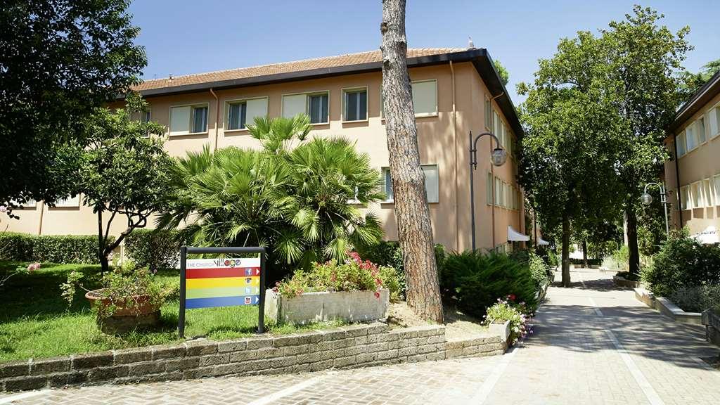 Hotel The Church Village Roma
